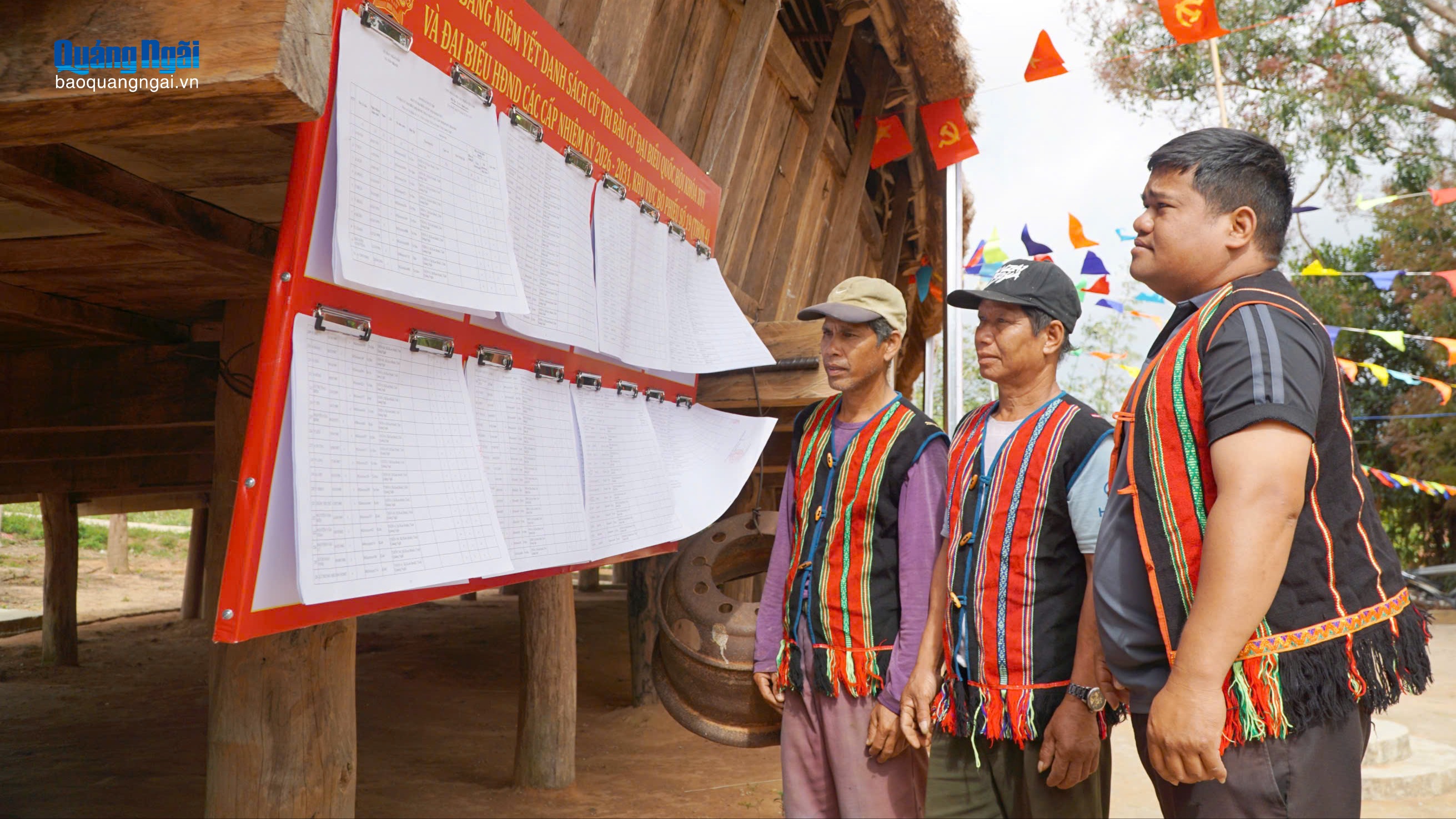 [Ảnh]. Cử tri vùng cao háo hức đón chờ ngày hội non sông