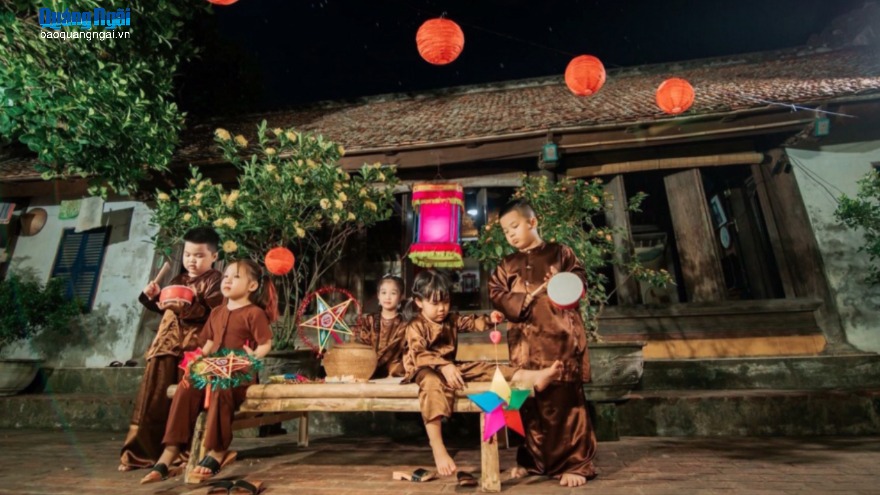 Neo giữ những mùa trăng tròn