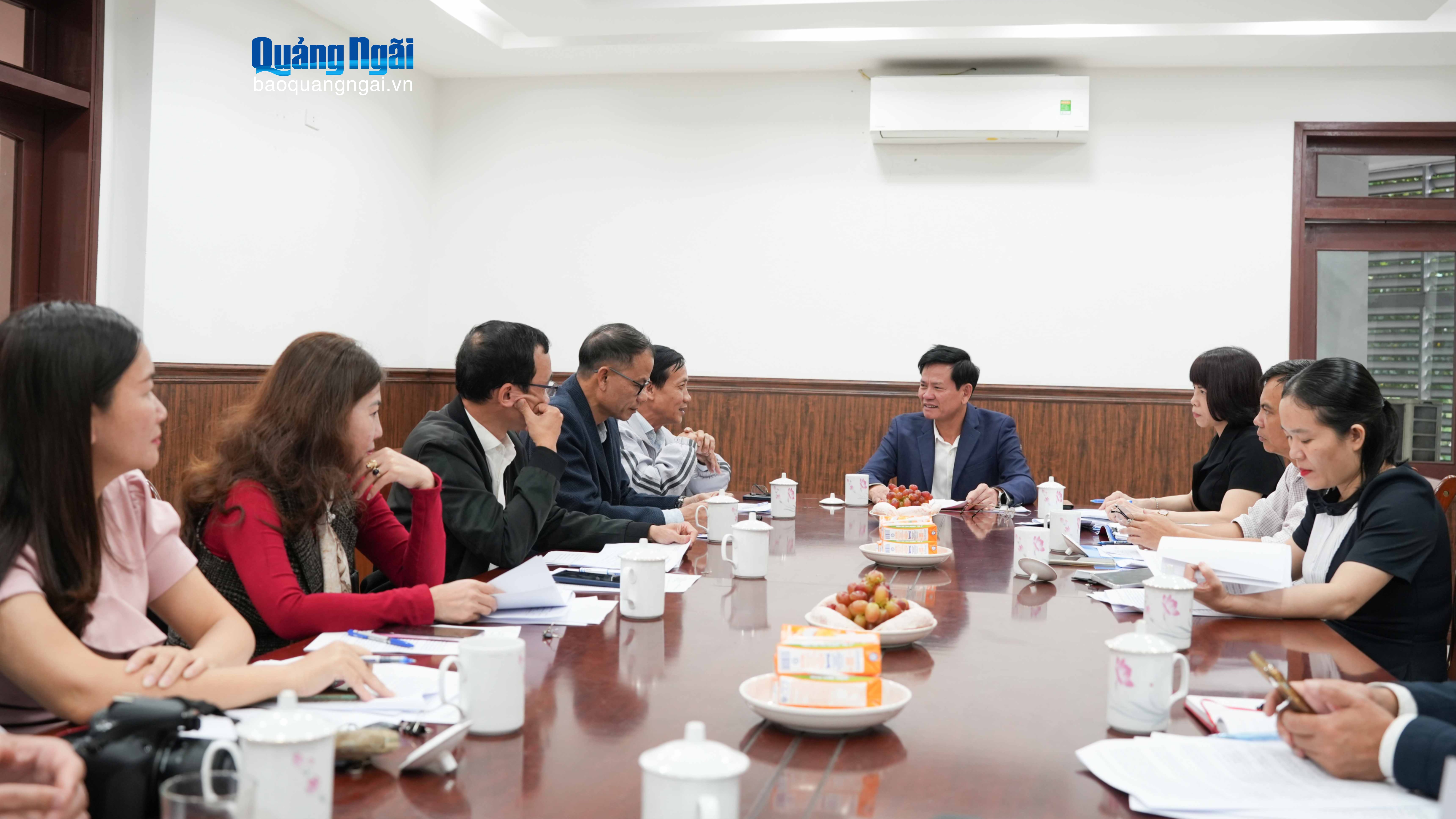 Rà soát các tác phẩm tham gia Giải Búa liềm vàng tỉnh Quảng Ngãi