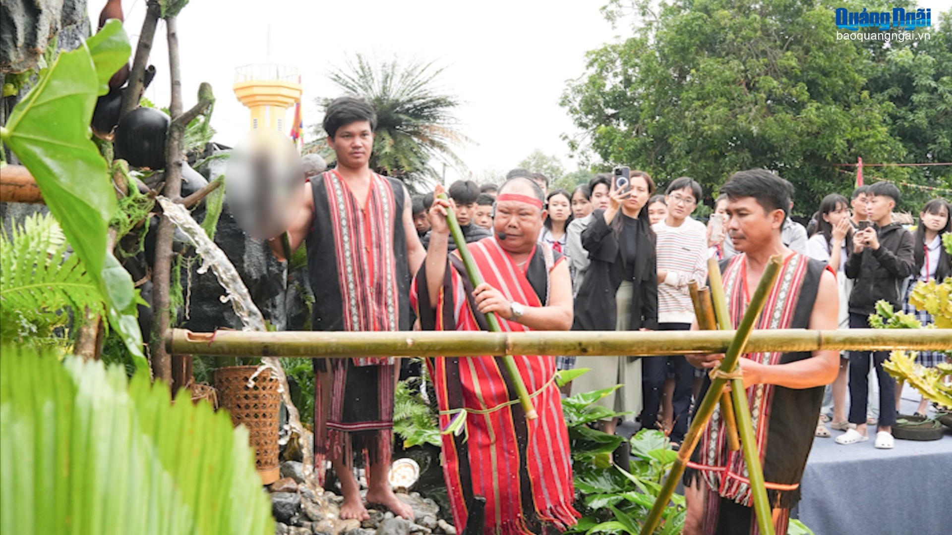 Độc đáo lễ cúng máng nước của người Xơ Đăng