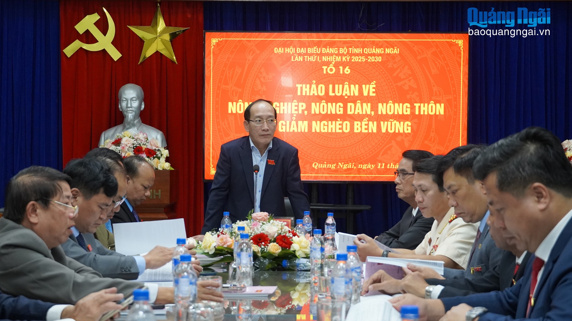 Thảo luận sôi nổi về nông nghiệp, nông dân, nông thôn và giảm nghèo bền vững