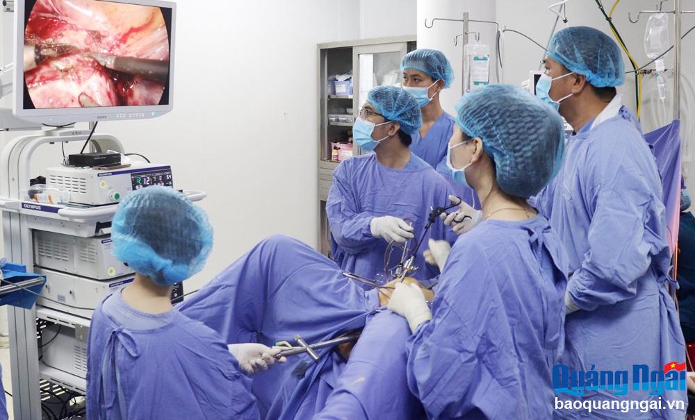 Nâng cao y đức để phục vụ người bệnh