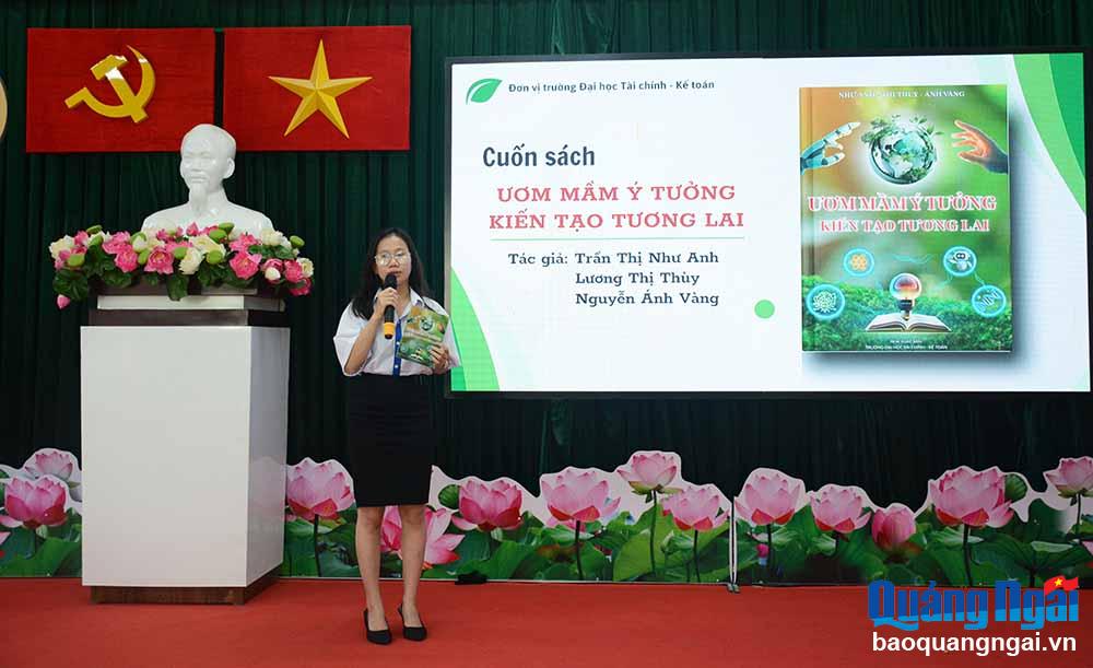 Thiết kế và thuyết trình về bìa sách