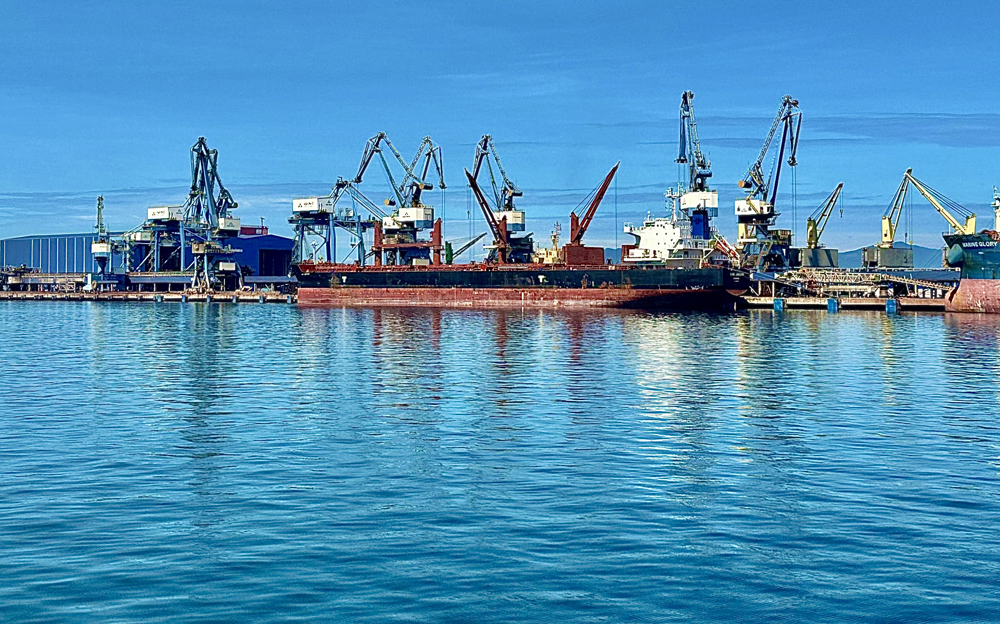 Phát huy lợi thế cảng biển Dung Quất